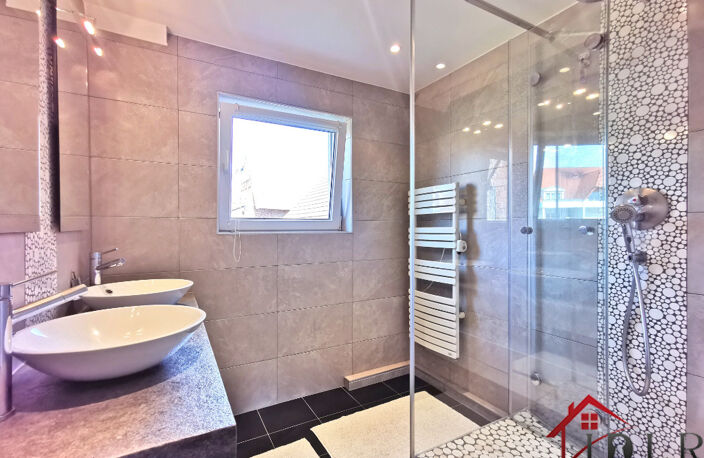 Appartement F4 de 94 m2, terrasse, parking, refait à neuf — photo 4