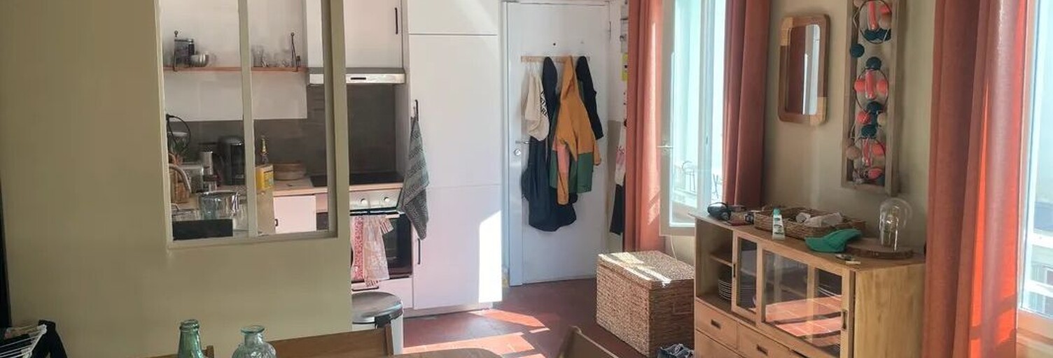 Appartement 1 Pièce 45 m² à louer à Paris 10 (75010)