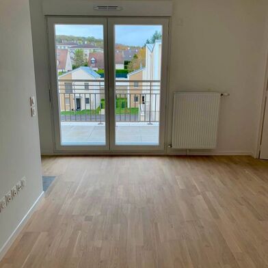 Appartement 2 pièces 877 €