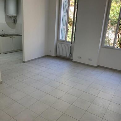 Appartement 3 pièces 800 €