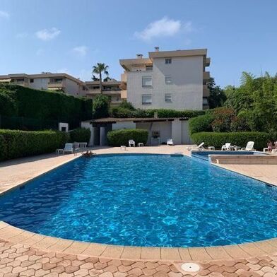 Appartement 3 pièces 2050 €