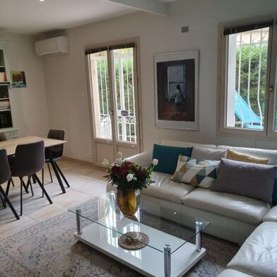 Appartement 5 pièces 1580 €