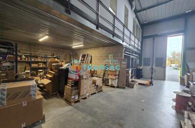 EXCLUSIVITE - A VENDRE - MY TRANSAC vous propose à la vente un local industriel avec Porte sectionnelle et bureaux , à SAINT THIBAULT DES VIGNES avec un accès immédiat à l'A104 et A4 — photo du bien