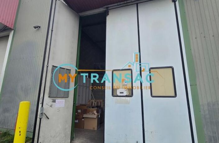 EXCLUSIVITE - A VENDRE - MY TRANSAC vous propose à la vente un local industriel avec Porte sectionnelle et bureaux , à SAINT THIBAULT DES VIGNES avec un accès immédiat à l'A104 et A4 — photo 4