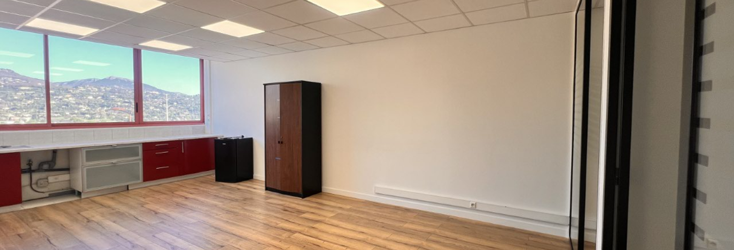 Bureau  168 m² à louer à Grasse (06130)