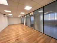 Bureaux à louer   168,69 m2   Grasse — photo 2