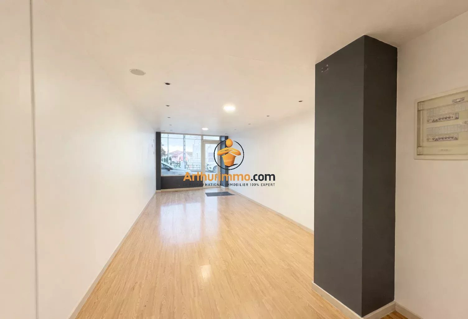 Espace Commercial à Vendre à Tarbes, 3 Pièces — photo 1