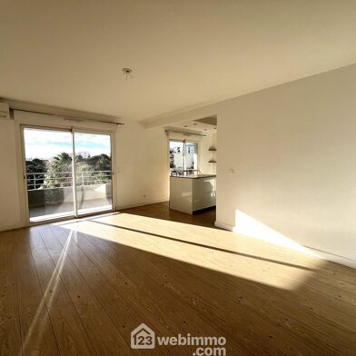 Appartement 3 pièces 270000 €