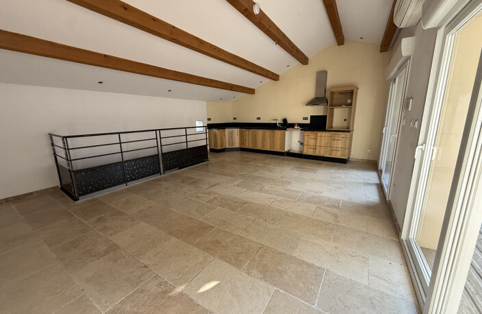 Maison rénovée en 2018 au coeur du village de Visan. — photo 2
