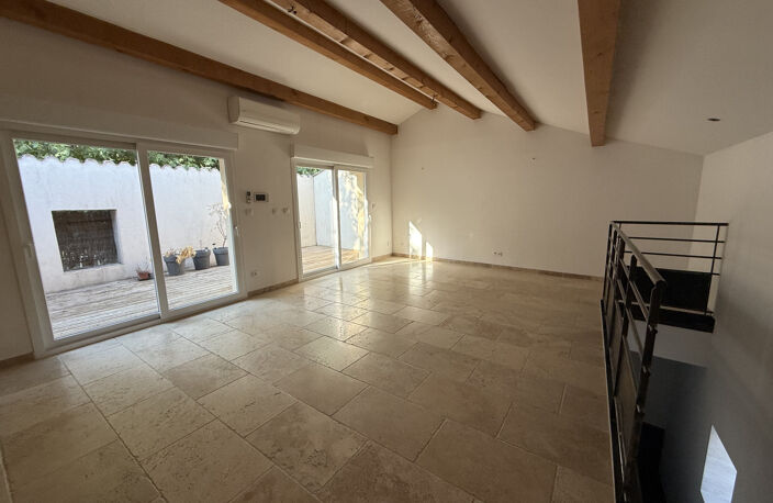 Maison rénovée en 2018 au coeur du village de Visan. — photo 4