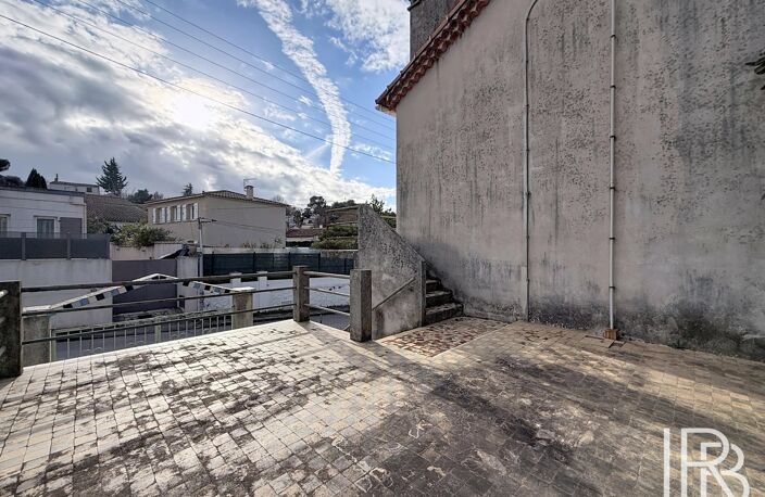 À Rénover - Haut de maison - Garage - Terrasse et Jardinet — photo 4