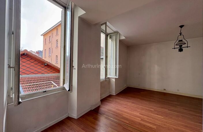Grenoble Hyper centre – Rue Thiers – Appartement dans immeuble de caractère 2 pièces 79,21 m² (loi Carrez) — photo 3