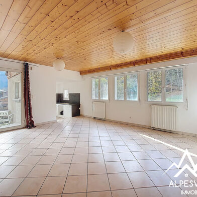 Appartement 4 pièces 215000 €