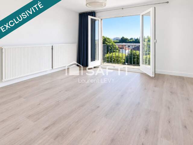 Beau séjour avec balcon, salle d'eau refaite — photo du bien