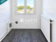 Beau séjour avec balcon, salle d'eau refaite — photo 2