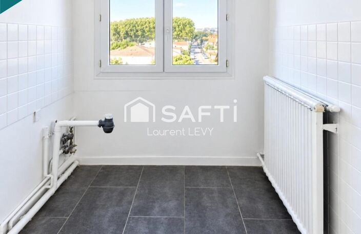Beau séjour avec balcon, salle d'eau refaite — photo 2
