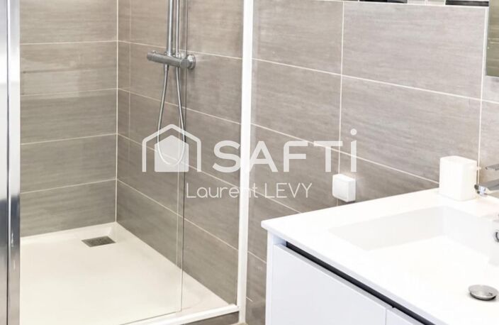 Beau séjour avec balcon, salle d'eau refaite — photo 3