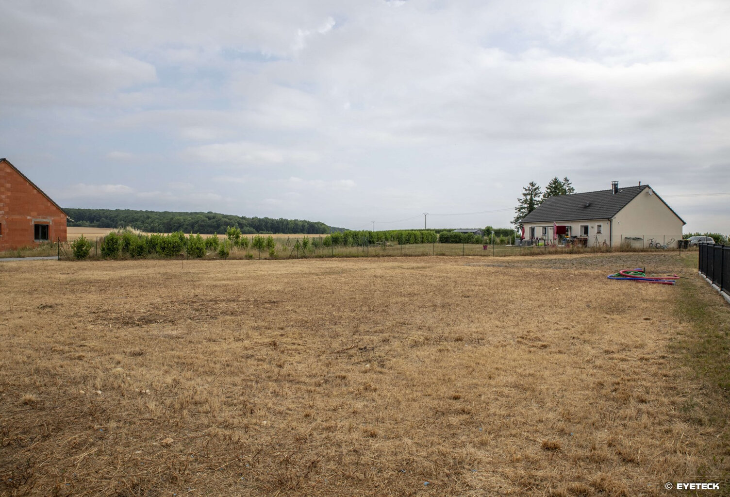 dpt cher (18), à vendre BRECY, terrain construtible de 1309m — photo 1