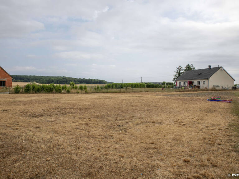 dpt cher (18), à vendre BRECY, terrain construtible de 1309m — photo 1