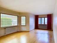 Immeuble composé de 2 appartements et une celleule commerciale. — photo 3