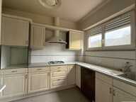 Immeuble composé de 2 appartements et une celleule commerciale. — photo 4