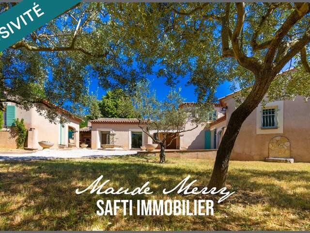 Propriété au charme Provençal - villa individuelle de 160 m2 habitable - 4 chambres dont une suite parentale de plain-pied - dépendance de 12 m2 (non comprise dans la surface habitable indiquée) - piscine chauffée - double garage de 32 m2 et abri voiture - terrain de près de 2000 m2 — photo du bien