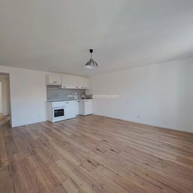 Appartement 3 pièces 630 €