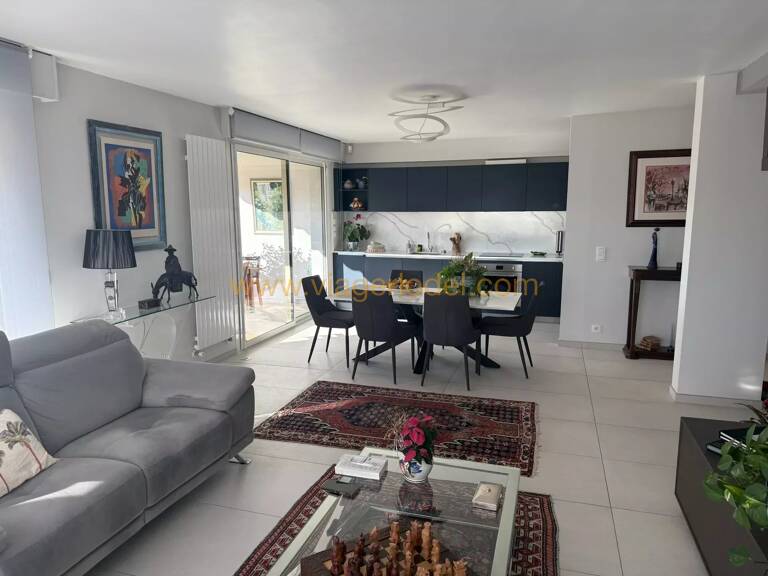 9989 - VENTE AVEC RESERVE DU DROIT D'USAGE ET D'HABITATION - CAP D'ANTIBES (06) — photo 1