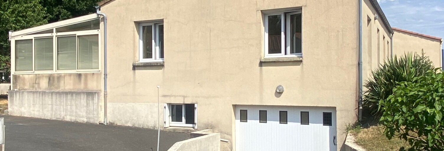 Maison 6 Pièces 120 m² à vendre à Les Herbiers (85500)