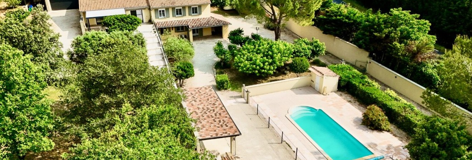 Maison 8 Pièces 217 m² à vendre à Vacqueyras (84190)