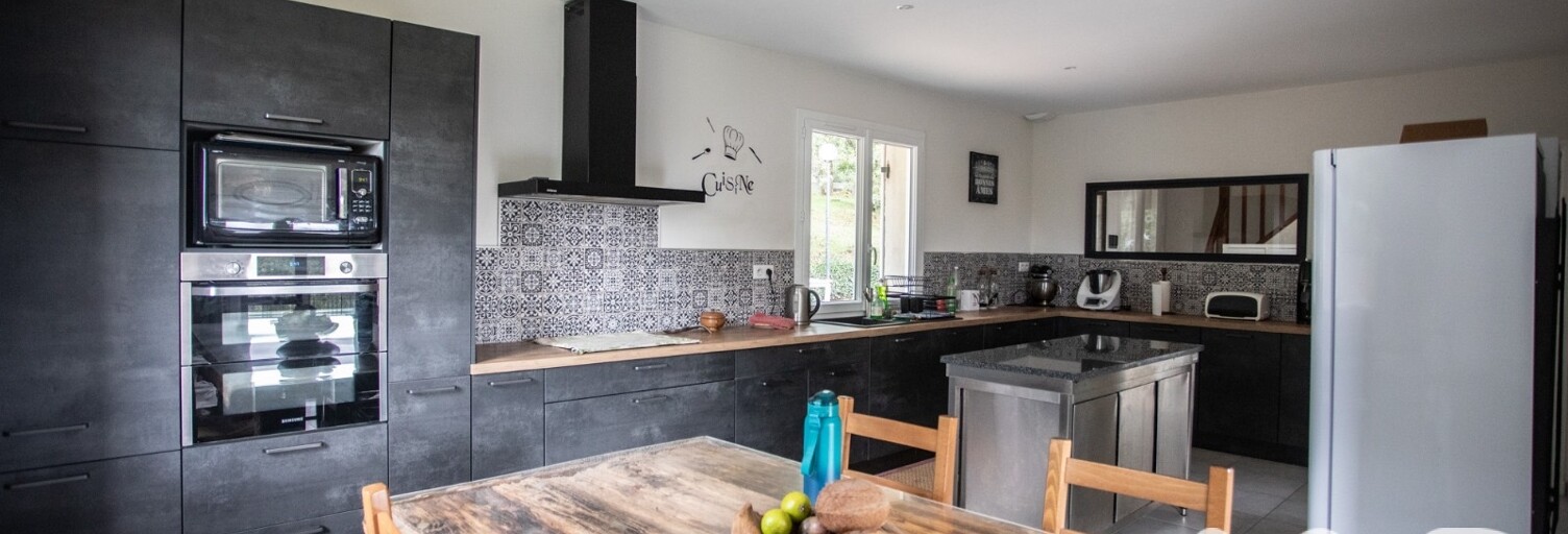 Maison 6 Pièces 204 m² à vendre à Cubjac-Auvézère-Val d'Ans (24640)