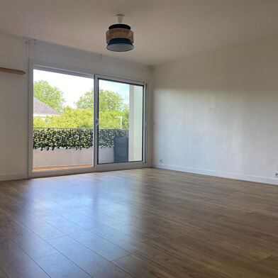 Appartement 4 pièces 1096 €