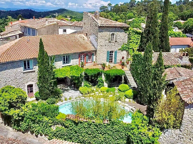 Mas de village XVIII siècle 400m2 avec piscine — photo 1