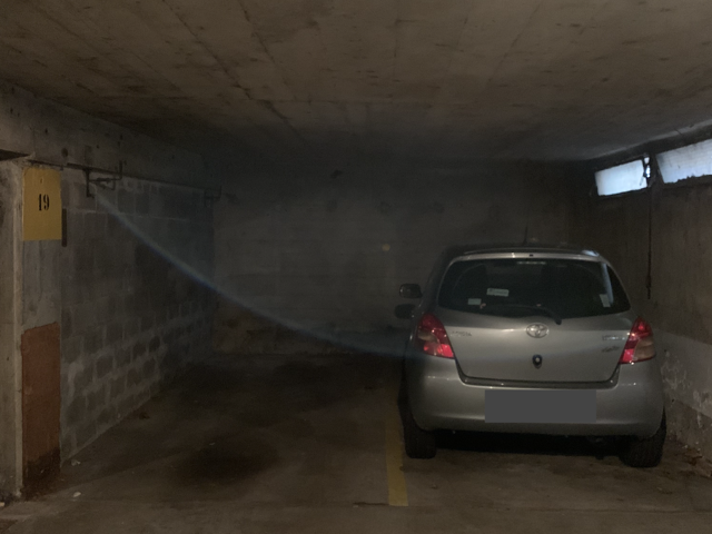 Parking en sous-sol - 34 rue des Granges — photo du bien