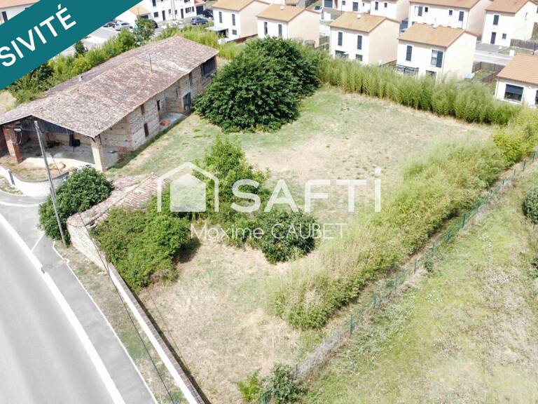 Corps de ferme avec terrain de 3 363 m² à Merville — photo 1
