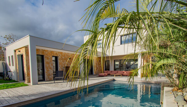 Villa / Maison 8 pièces  à vendre Royan 17200