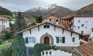 Maison 10 Pièces 221 m² à vendre à Saint-Étienne-de-Baïgorry (64430)