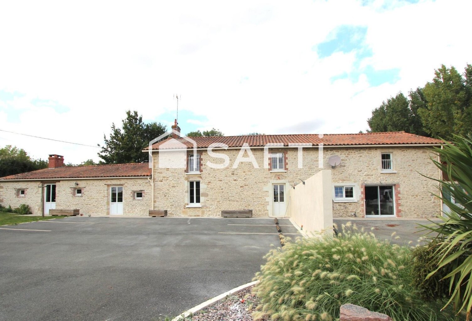 ENSEMBLE MAISON 3 & 5 CHAMBRES / PISCINE / TERRAIN — photo 1