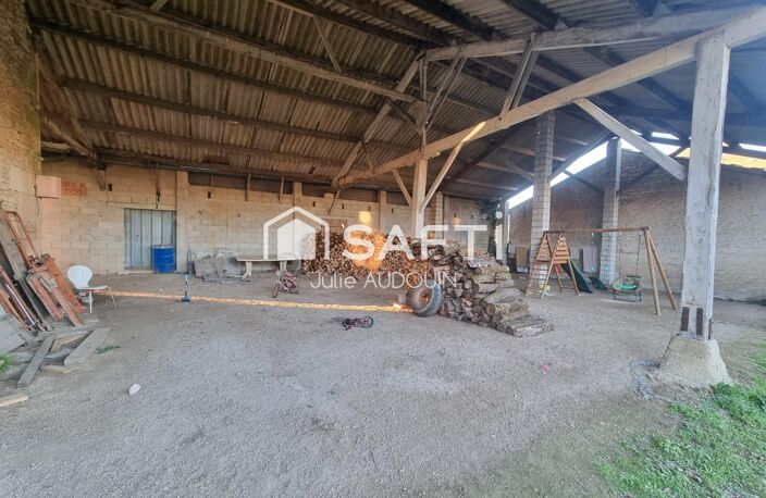 Maison, nombreuses dépendances 8 000 m2 de terrain - THORS — photo 3