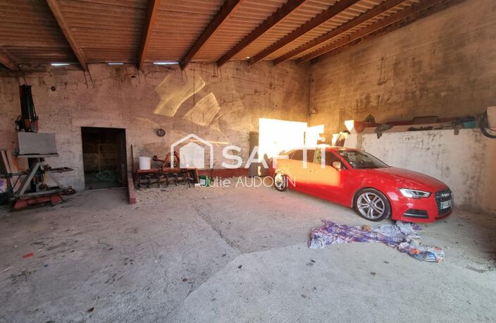 Maison, nombreuses dépendances 8 000 m2 de terrain - THORS — photo 4