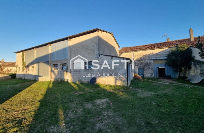 Maison, nombreuses dépendances 8 000 m2 de terrain - THORS — photo 5