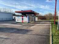 tres proche de tout commerces et sur un axe tres passant — photo 3