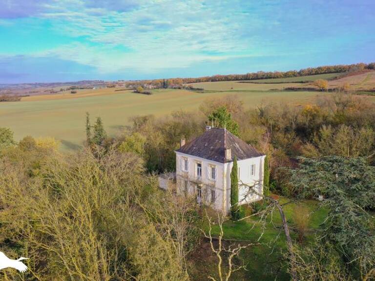 Manoir de 6 pièces principales — photo 1