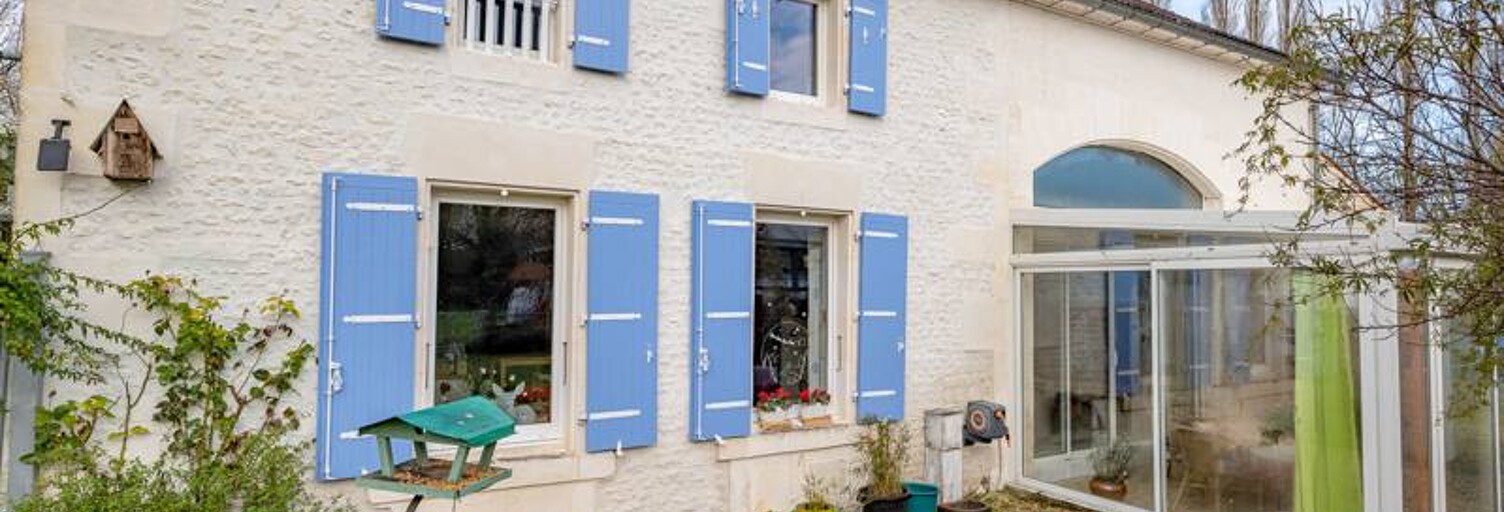 Maison 9 Pièces 272 m² à vendre à Jarnac-Champagne (17520)