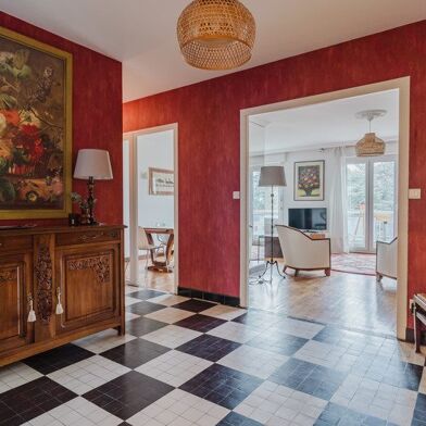 Appartement 5 pièces 374880 €