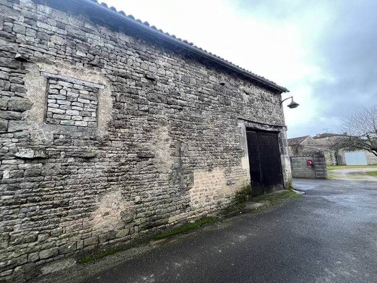 Grange de 1 pièces principales — photo 1