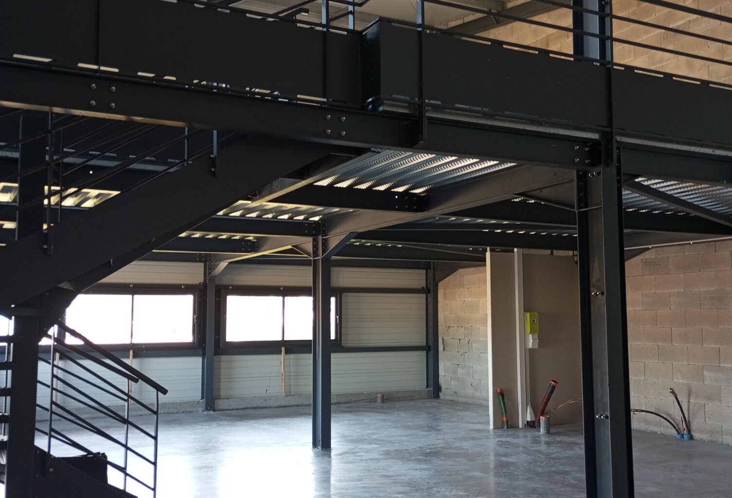 LURE, Local commercial à aménager de 250 m2 dans bâtiment ne — photo 1