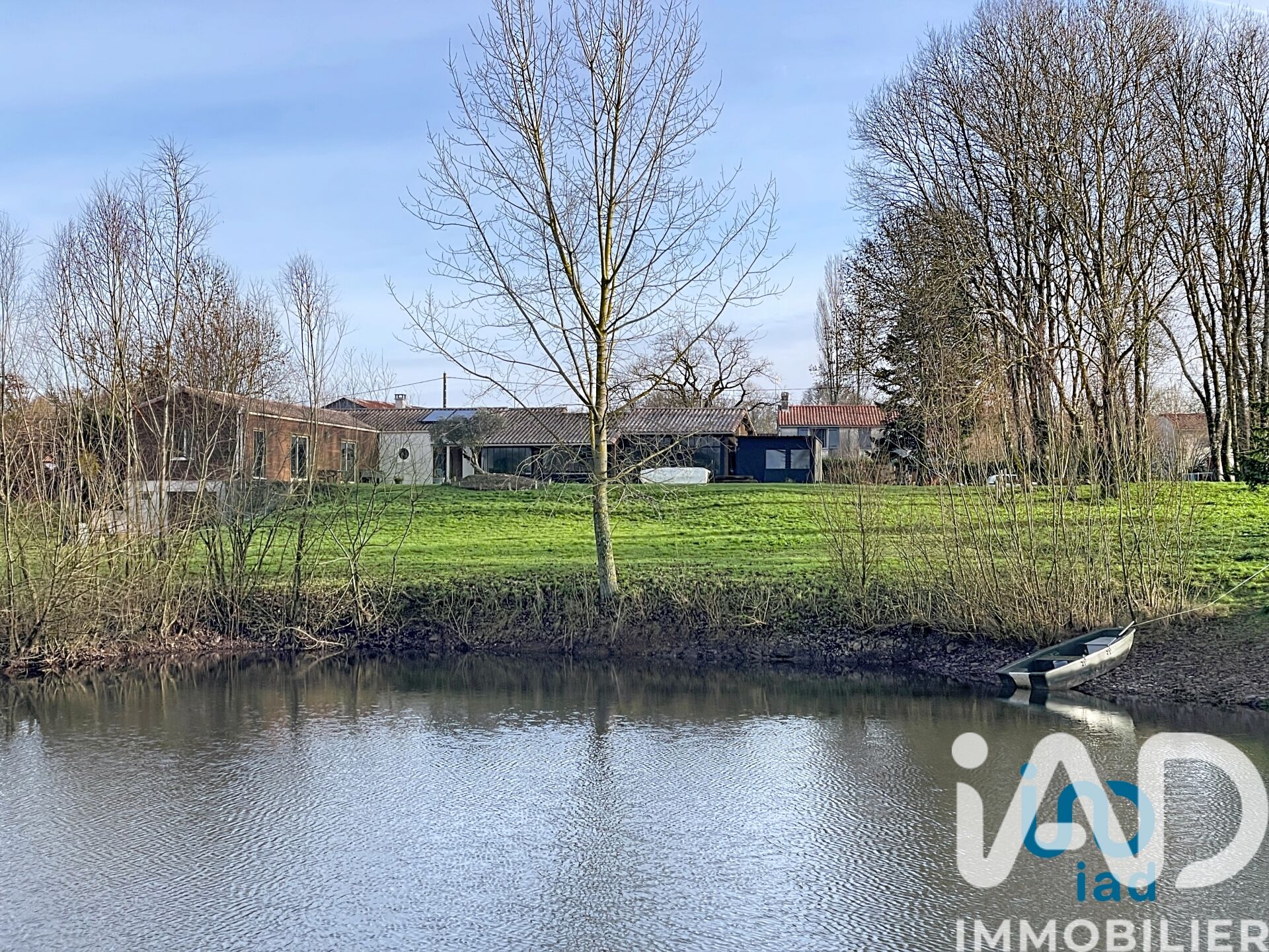 St-Maixent-De-Beugne - 179m² - 8p. - 6ch.