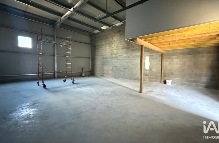 Location Local d'activités 148 m&sup2; — photo 4