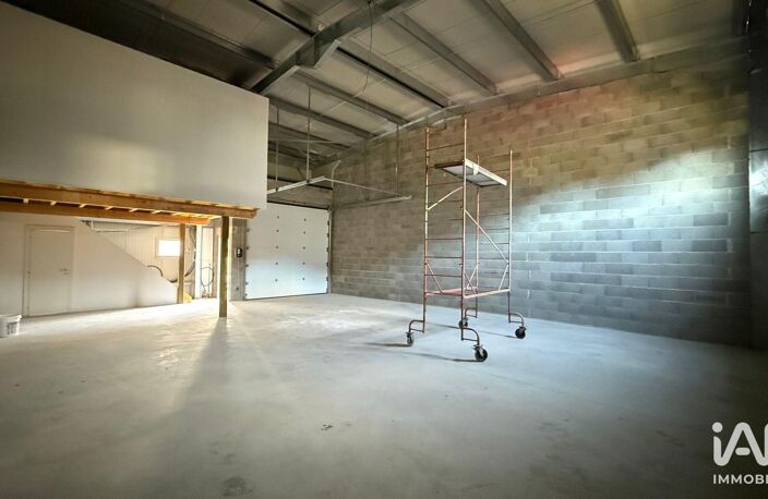 Location Local d'activités 148 m&sup2; — photo 5